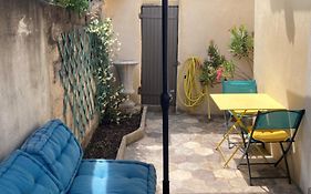 Le studio D'auguste- Cœur de Nîmes-chaleureux-emplacement idéal