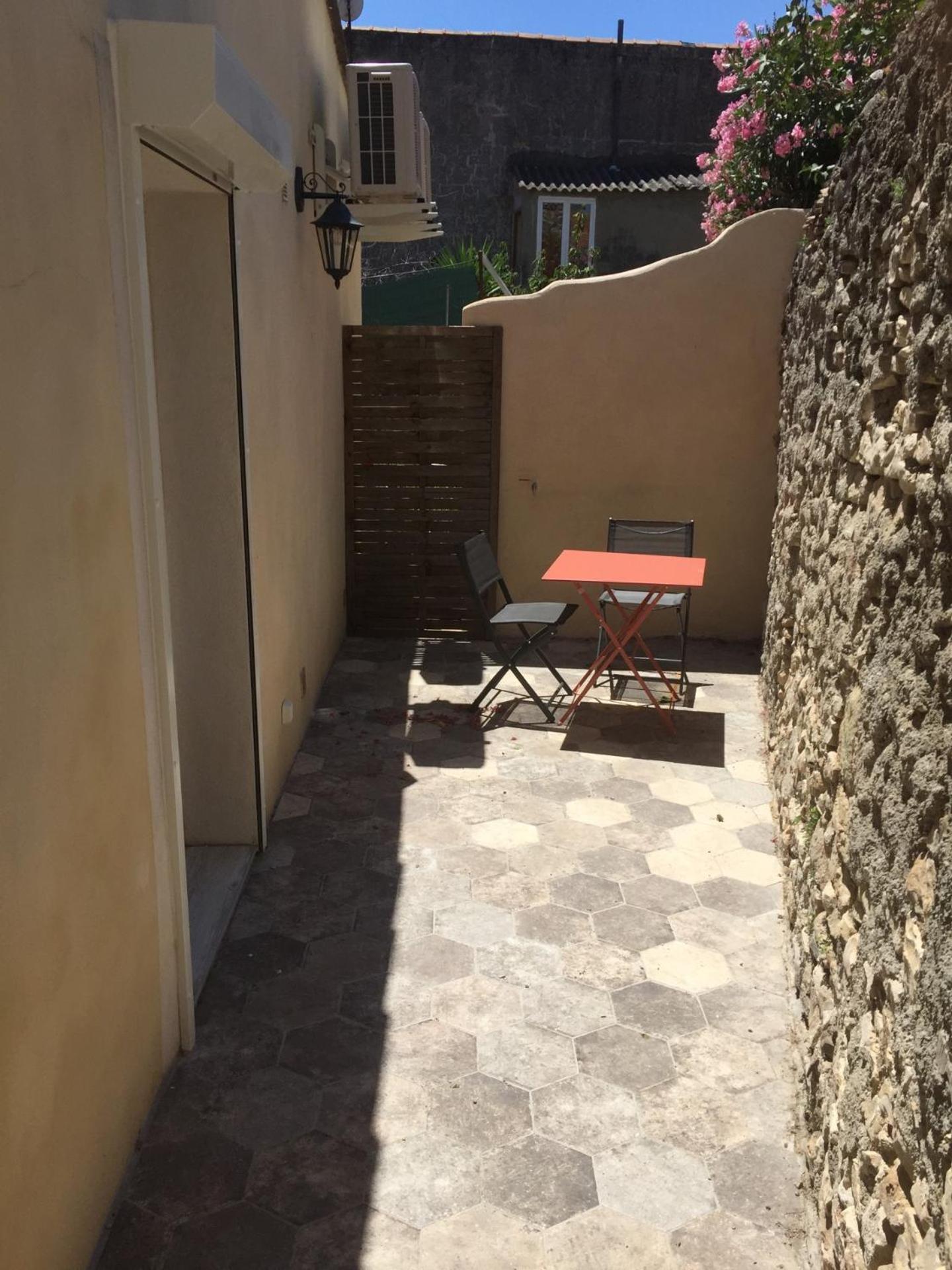 Le studio D'auguste- Cœur de Nîmes-chaleureux-emplacement idéal Exterior foto